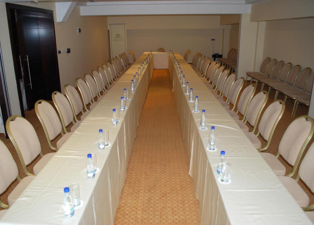 פודגוריצה Aparthotel Premier עסק תמונה